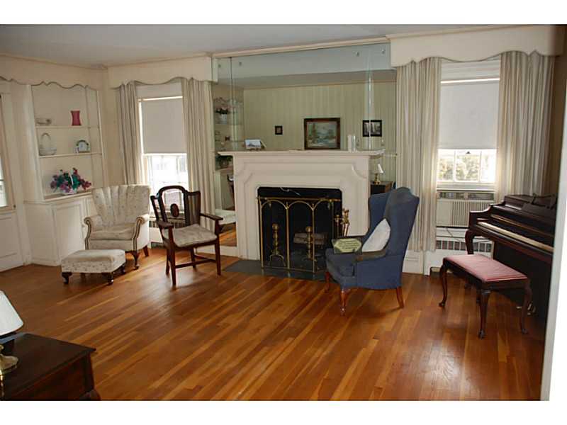 45 Highland Street Woonsocket, RI 02895 - Photo 5 of 22 Living Room.