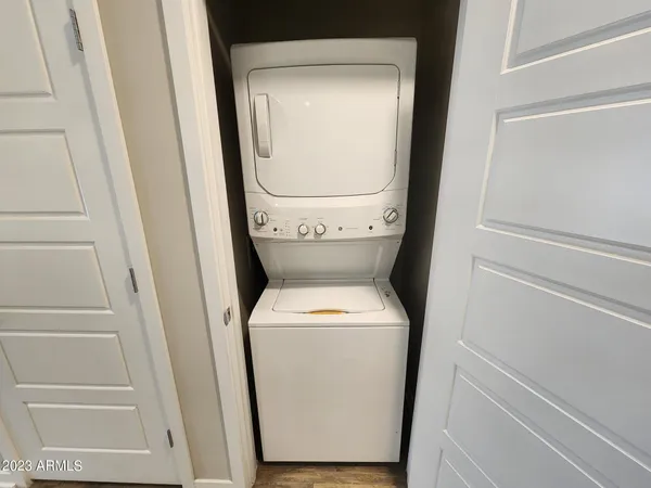 $1,390 | 200 East Thomas Road, Unit A1, Phoenix, AZ 85012