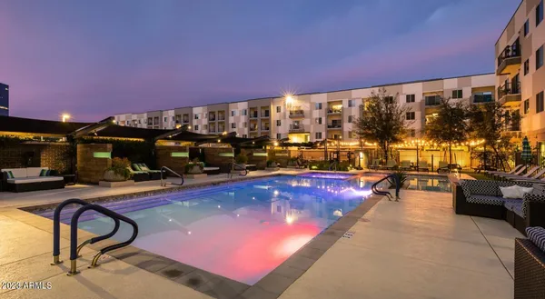 $1,390 | 200 East Thomas Road, Unit A1, Phoenix, AZ 85012