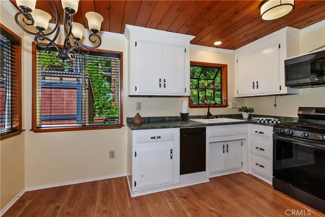 $469,000 | 863 Oak Road, Lake Arrowhead, CA 92385