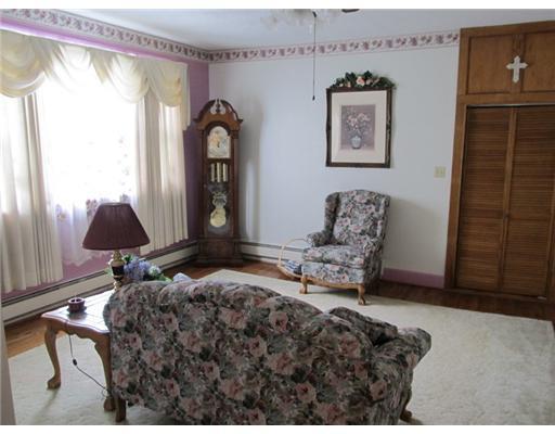 137 Harris Road Butler, PA 16002 - Photo 5 of 18 Living Room. formal living room