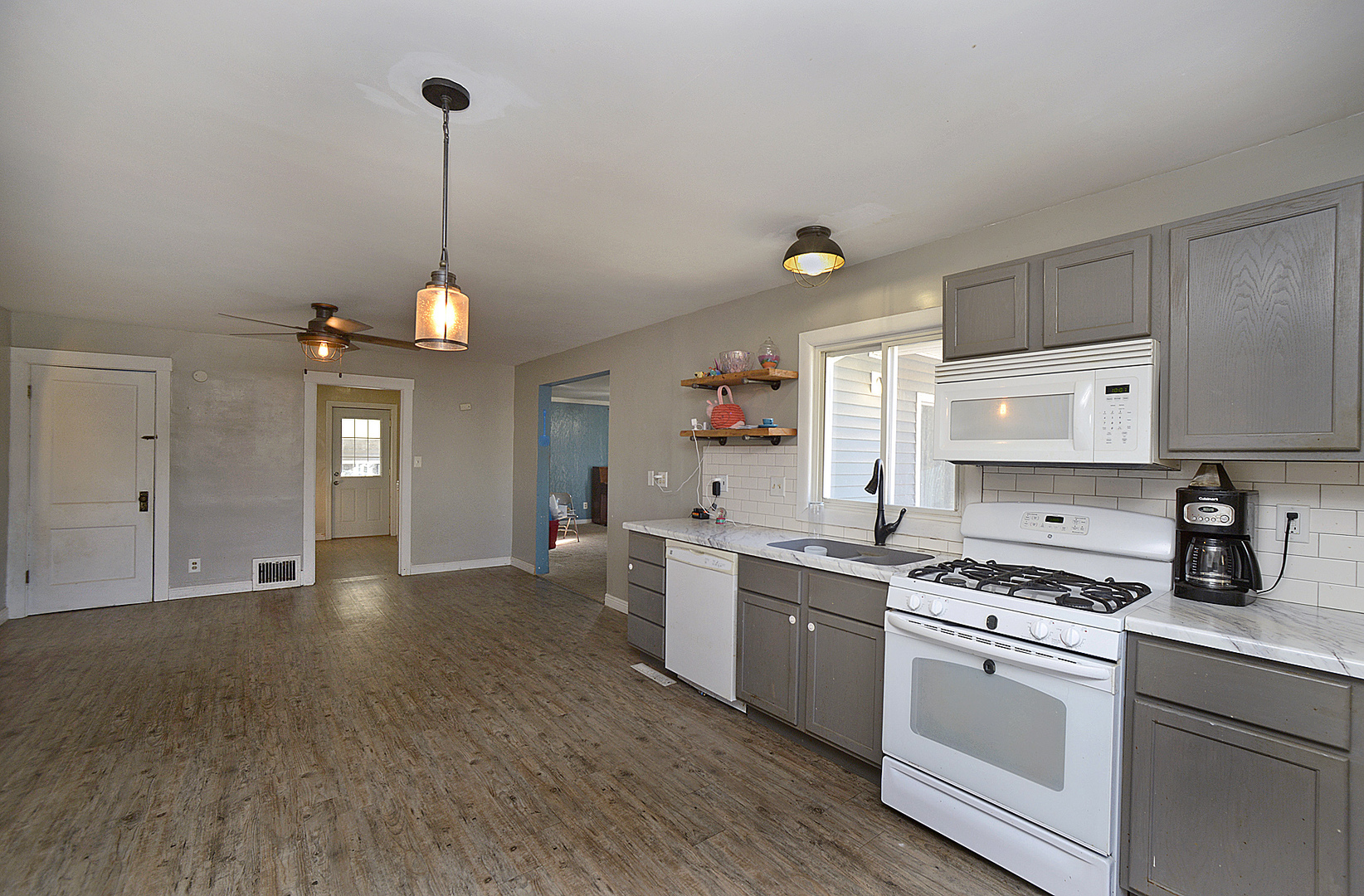 634 1st Avenue Ottawa, IL 61350 - Photo 4 of 23