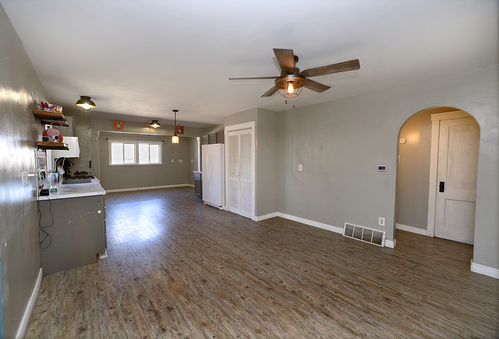 634 1st Avenue Ottawa, IL 61350 - Photo 5 of 23