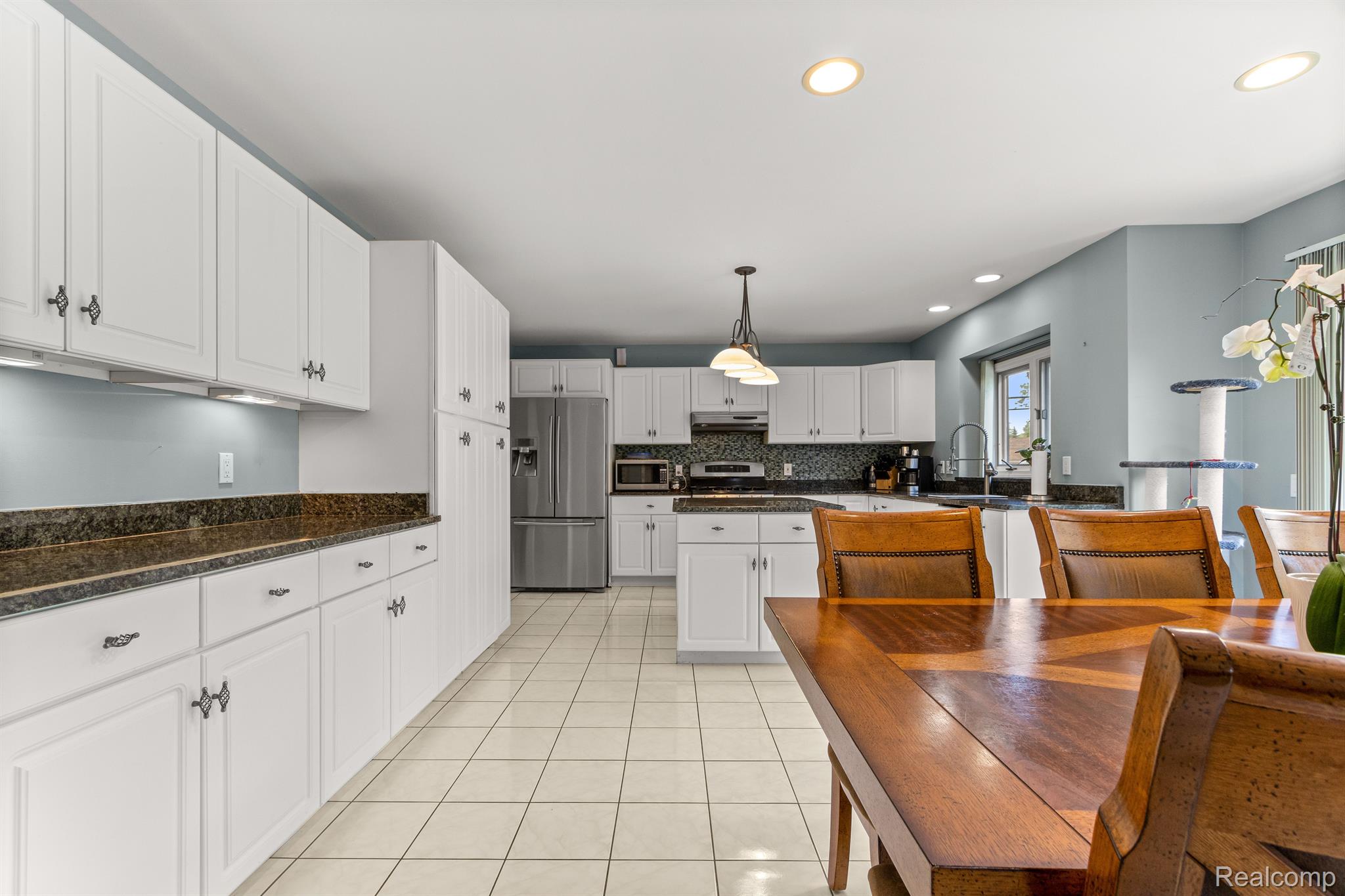 26114 Steele Road Farmington, MI 48331 - Photo 17 of 45 Gallery Image 17