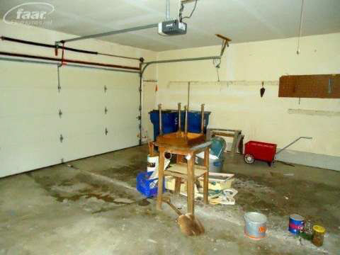 1302 North Morrish Road Flint, MI 48532 - Photo 28 of 33 20401459-27.JPG