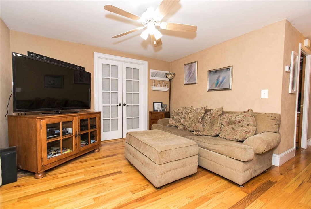 44 Howland Road Cranston, RI 02910 - Photo 3 of 14 Gallery Image 3