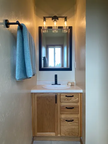 $264,900 | 1701 Meadow View Lane, Little Chute, WI 54140