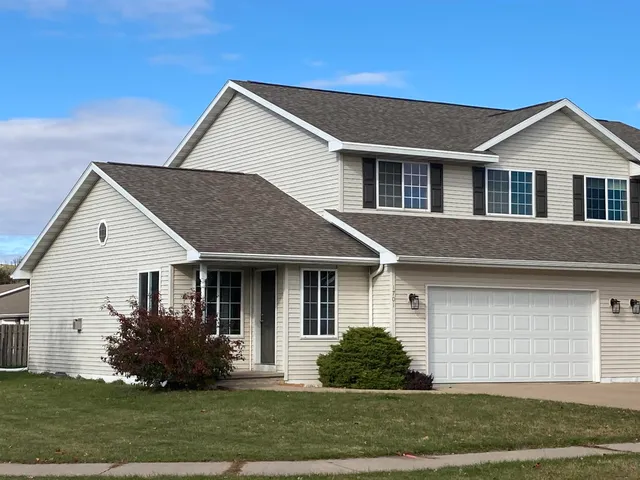 $264,900 | 1701 Meadow View Lane, Little Chute, WI 54140