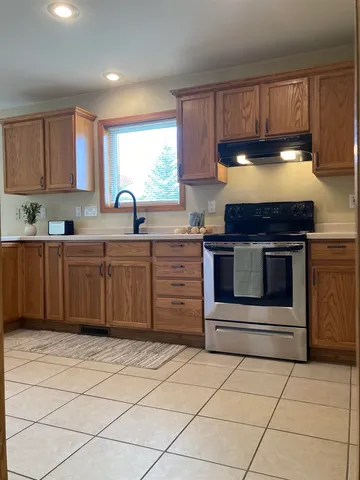 $264,900 | 1701 Meadow View Lane, Little Chute, WI 54140