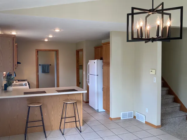 $264,900 | 1701 Meadow View Lane, Little Chute, WI 54140