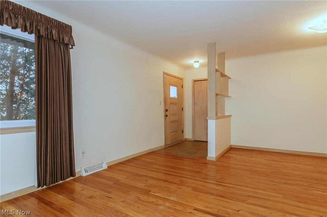 735 Edgewood Road Cleveland, OH 44143 - Photo 9 of 33 Gallery Image 9