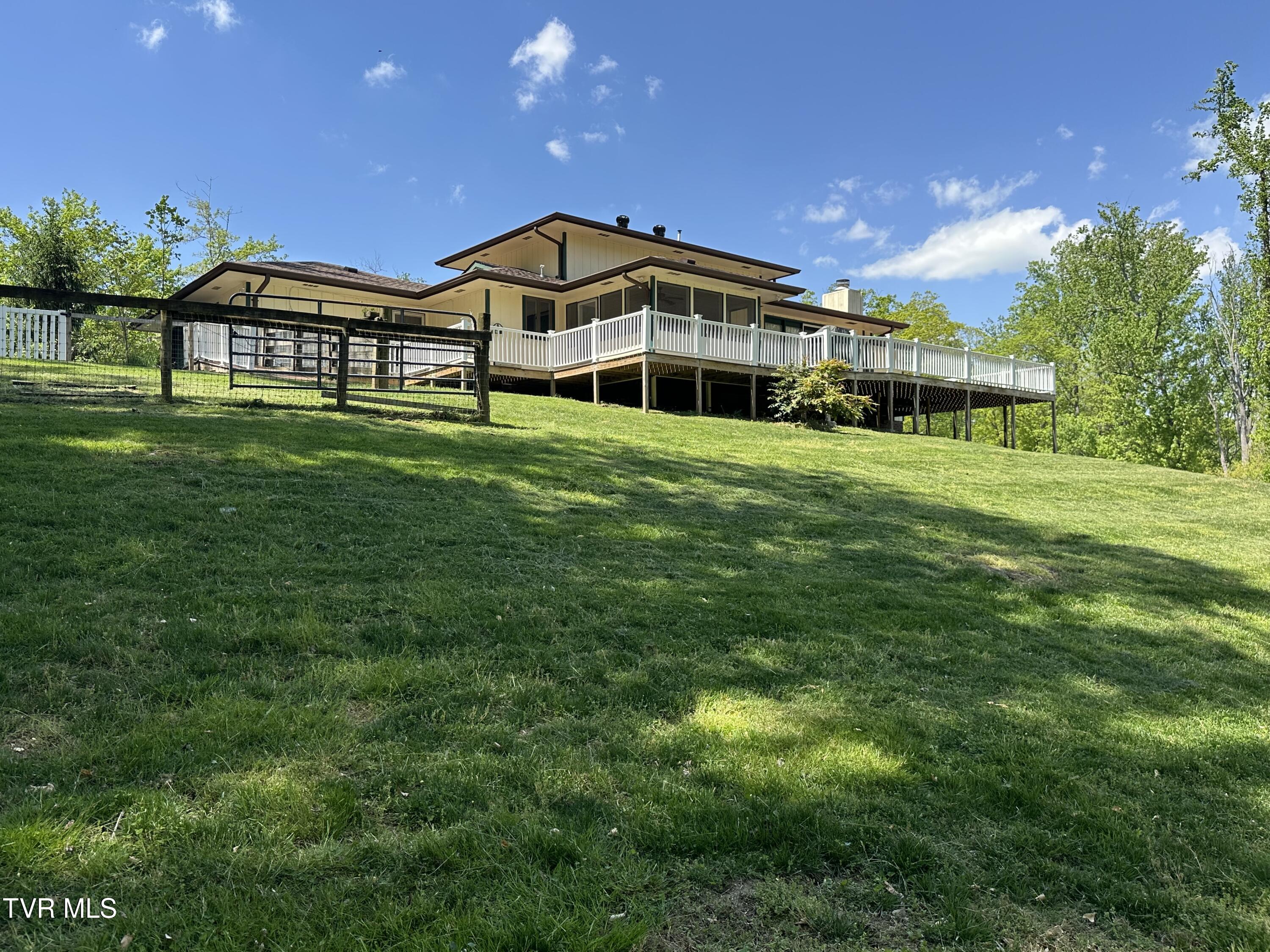 21506 Plantation Road Bristol, VA 24202 - Photo 15 of 70 IMG_1931
