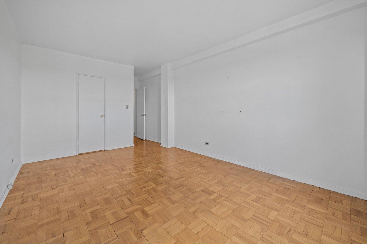 5500 Fieldston Road, Unit 8CC Bronx, NY 10471 - Photo 11 of 27 a view of empty room