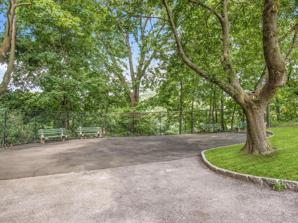 5500 Fieldston Road, Unit 8CC Bronx, NY 10471 - Photo 20 of 27 a view of a garden with large trees
