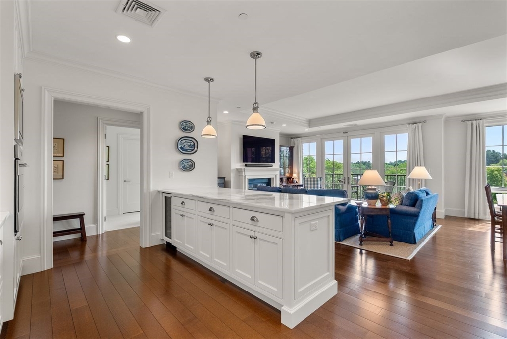 580 Washington Street, Unit 304 Wellesley, MA 02482 - Photo 6 of 32