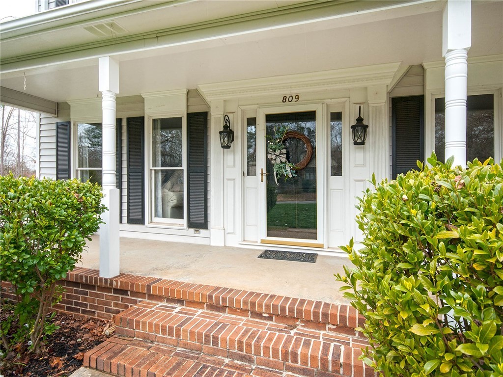 809 Huntington Road Easley, SC 29642 - Photo 3 of 37 Gallery Image 3