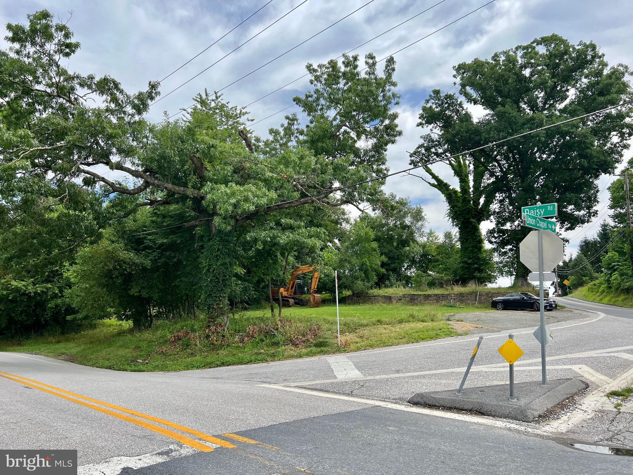 COMMERCIAL CORNER  LOT TO BUILD ON 1.25 ACRE