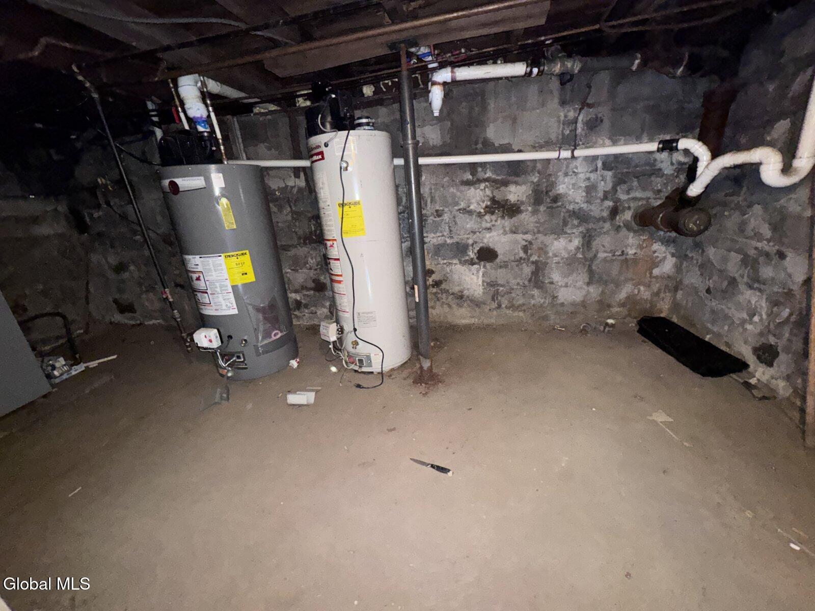 334 Glengary Road Schenectady, NY 12304 - Photo 16 of 23 Photo Apr 15 2026, 2 32 22 PM