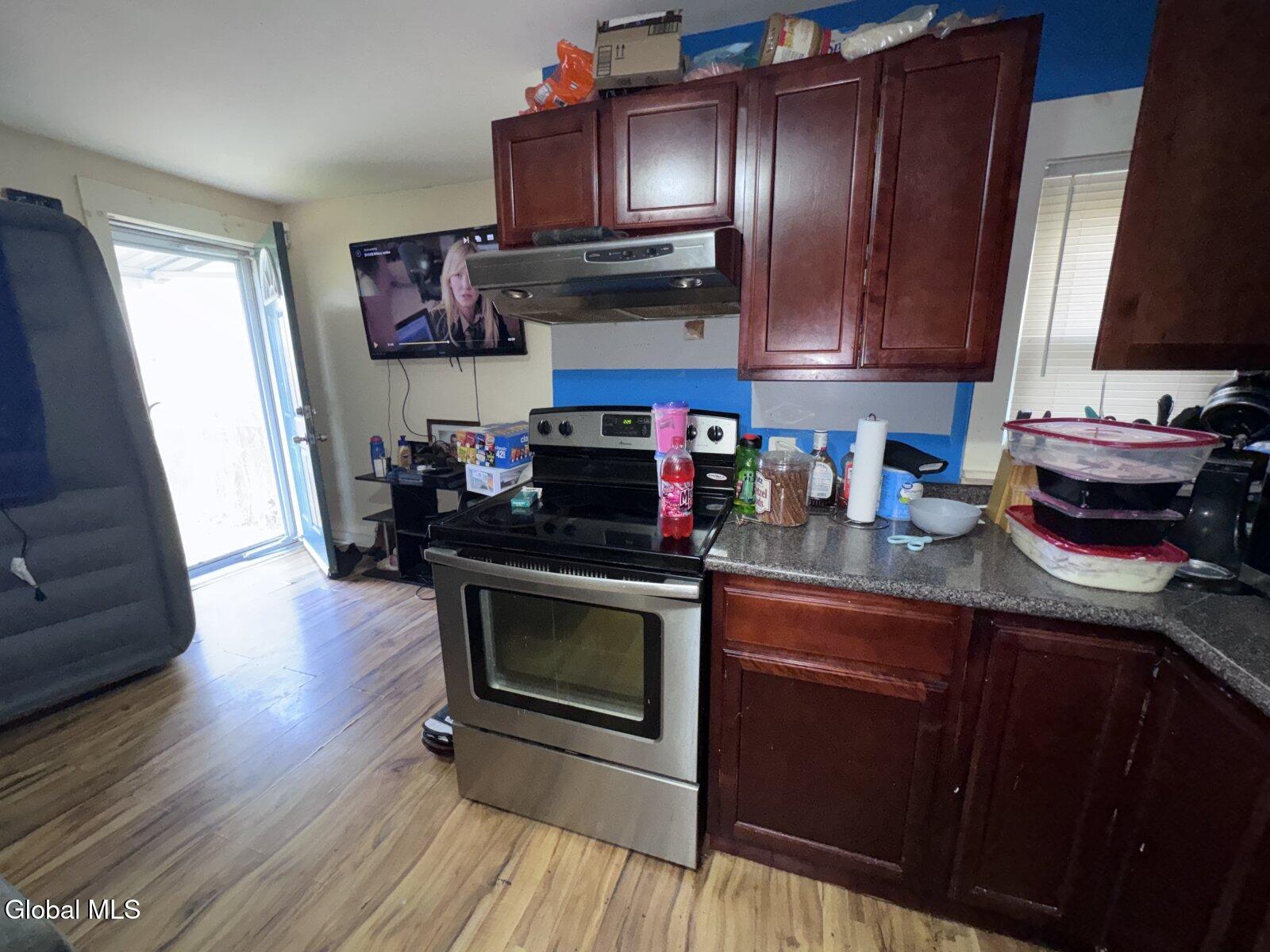 334 Glengary Road Schenectady, NY 12304 - Photo 9 of 23 Photo Apr 15 2026, 2 30 29 PM