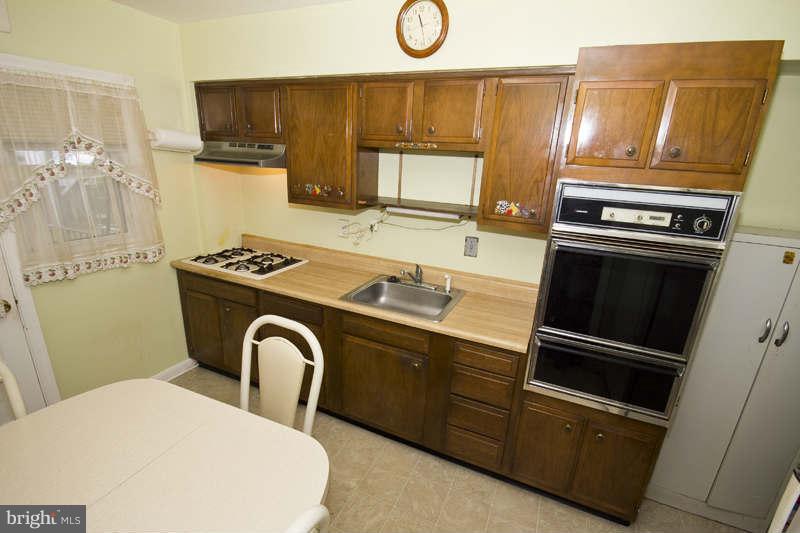 1536 Doolittle Road Baltimore, MD 21221 - Photo 3 of 20 Kitchen