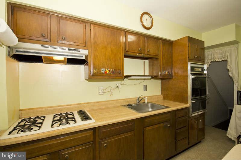 1536 Doolittle Road Baltimore, MD 21221 - Photo 4 of 20 Kitchen