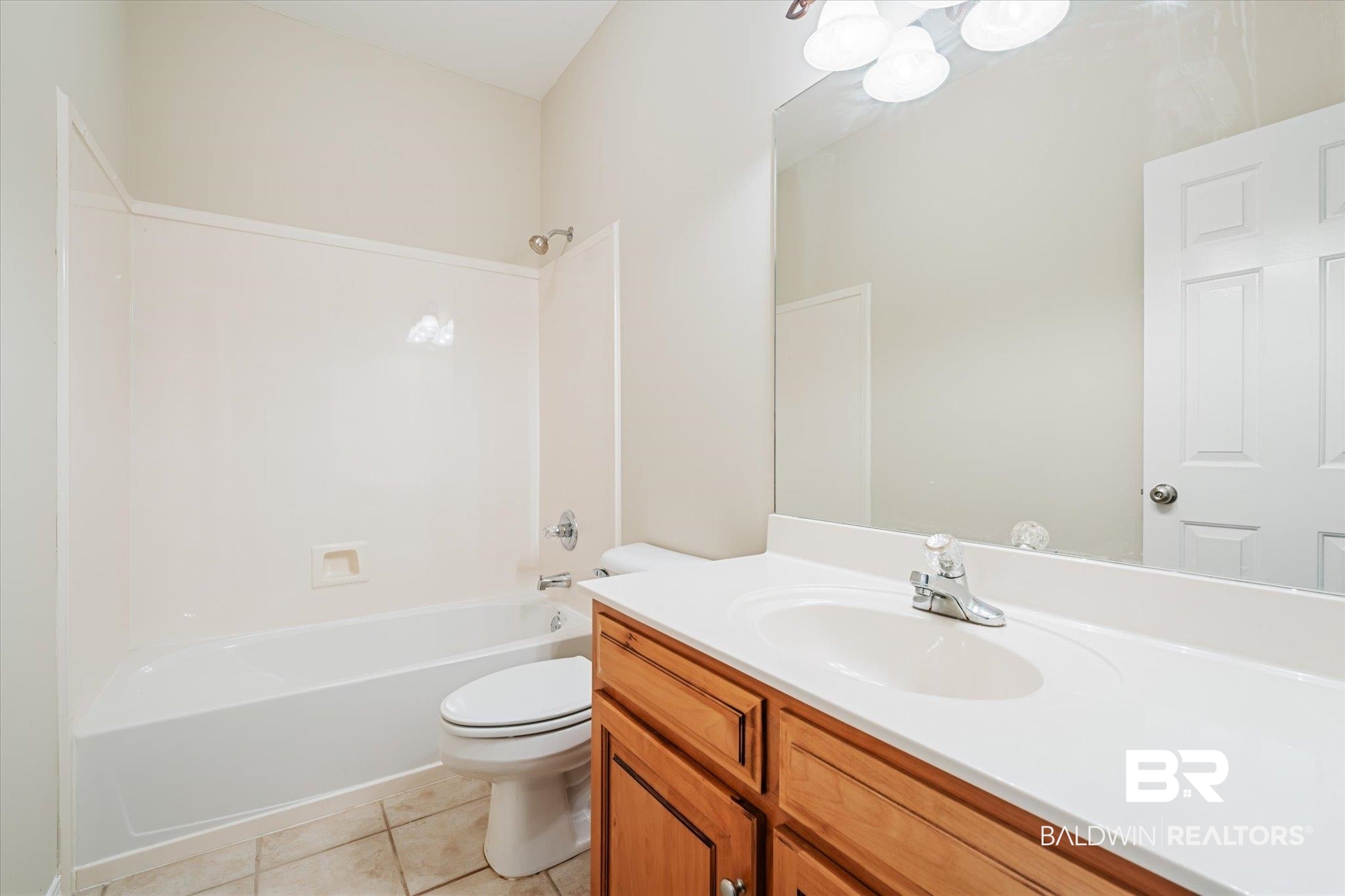 8809 Parliament Circle Daphne, AL 36526 - Photo 19 of 44 Bathroom 3