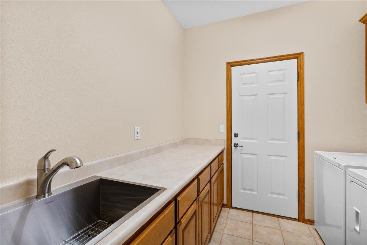 802 Ridgeway Avenue Central Point, OR 97502 - Photo 22 of 33 17-CI_7394
