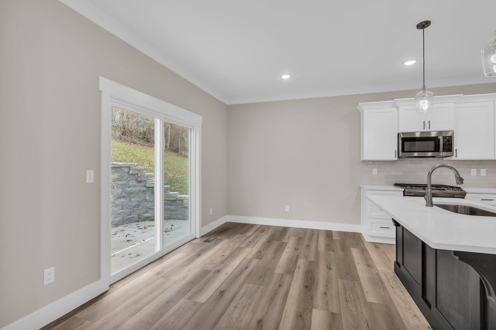 335 Isbill Road Chattanooga, TN 37419 - Photo 8 of 31 6-web-or-mls-335-isbill-rd