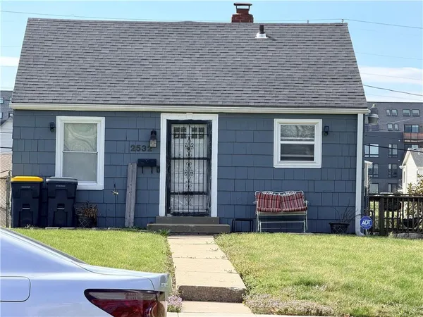 $210,000 | 2532 West Paseo Boulevard, Kansas City, MO 64108