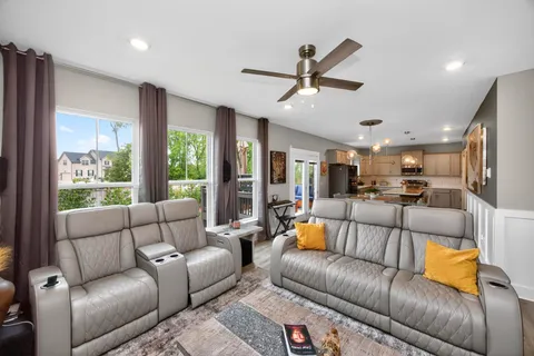 $574,999 | 203 Strongpoint Drive, Hendersonville, TN 37075