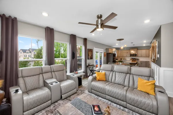 $574,999 | 203 Strongpoint Drive, Hendersonville, TN 37075