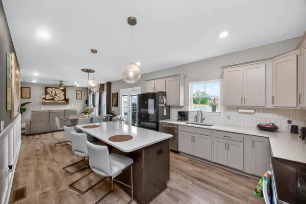 $574,999 | 203 Strongpoint Drive, Hendersonville, TN 37075