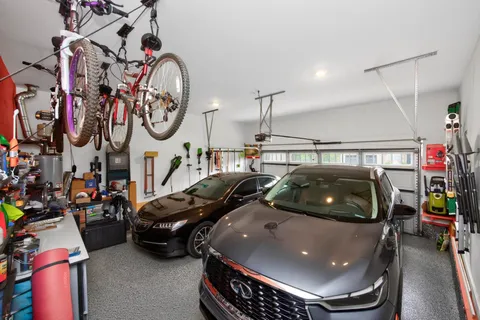 $574,999 | 203 Strongpoint Drive, Hendersonville, TN 37075