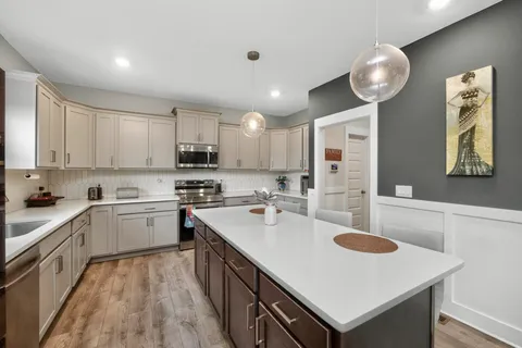 $574,999 | 203 Strongpoint Drive, Hendersonville, TN 37075