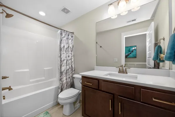 $574,999 | 203 Strongpoint Drive, Hendersonville, TN 37075