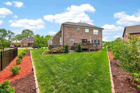 $574,999 | 203 Strongpoint Drive, Hendersonville, TN 37075