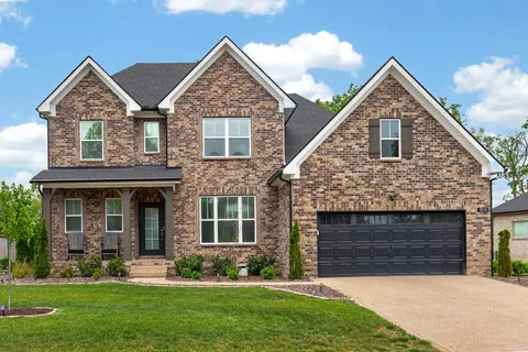 $574,999 | 203 Strongpoint Drive, Hendersonville, TN 37075
