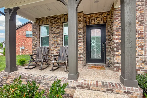 $574,999 | 203 Strongpoint Drive, Hendersonville, TN 37075