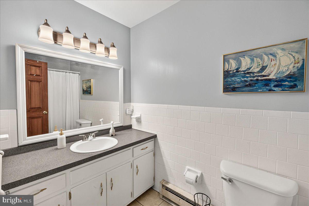 6144 Mt Phillip Road Frederick, MD 21703 - Photo 27 of 32 Hall full bath
