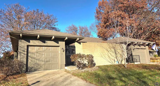 $171,000 | 5542 Southwest Stonegate Court, Topeka, KS 66606