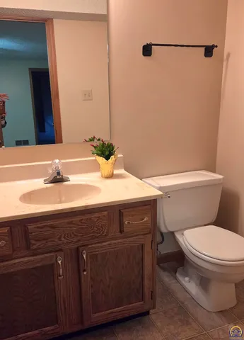 $167,580 | 5542 Southwest Stonegate Court, Topeka, KS 66606