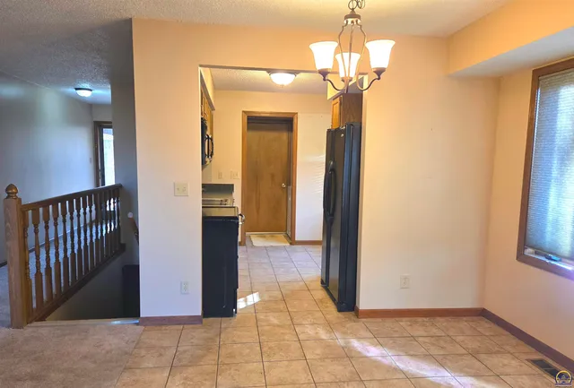 $167,580 | 5542 Southwest Stonegate Court, Topeka, KS 66606