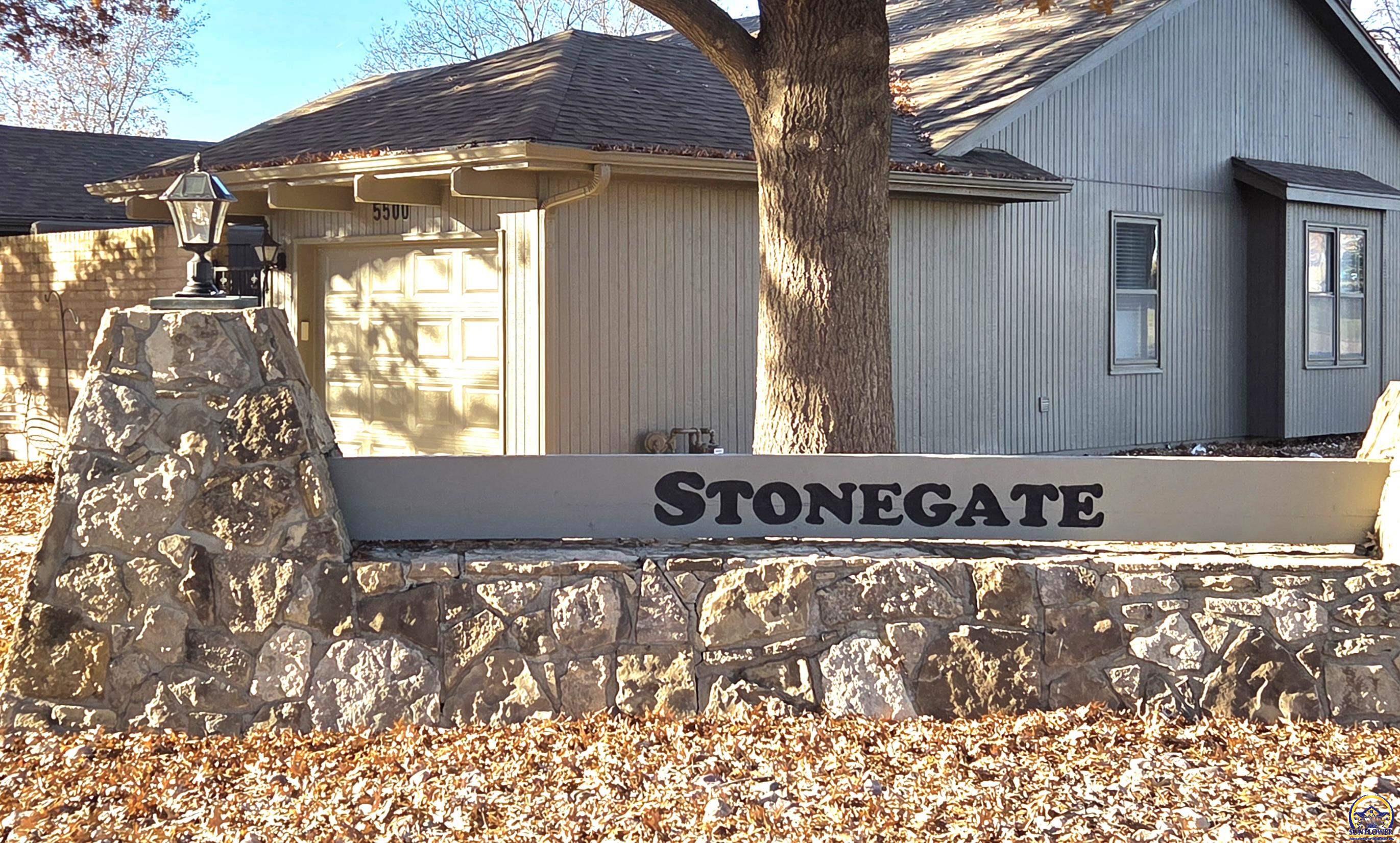 5542 Southwest Stonegate Court Topeka, KS 66606 - Photo 15 of 19