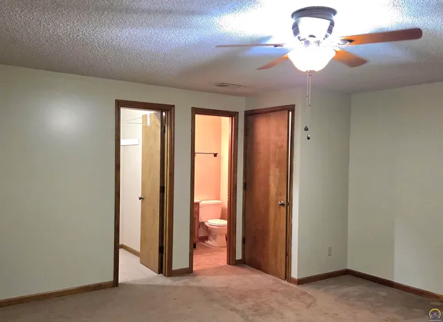 $167,580 | 5542 Southwest Stonegate Court, Topeka, KS 66606
