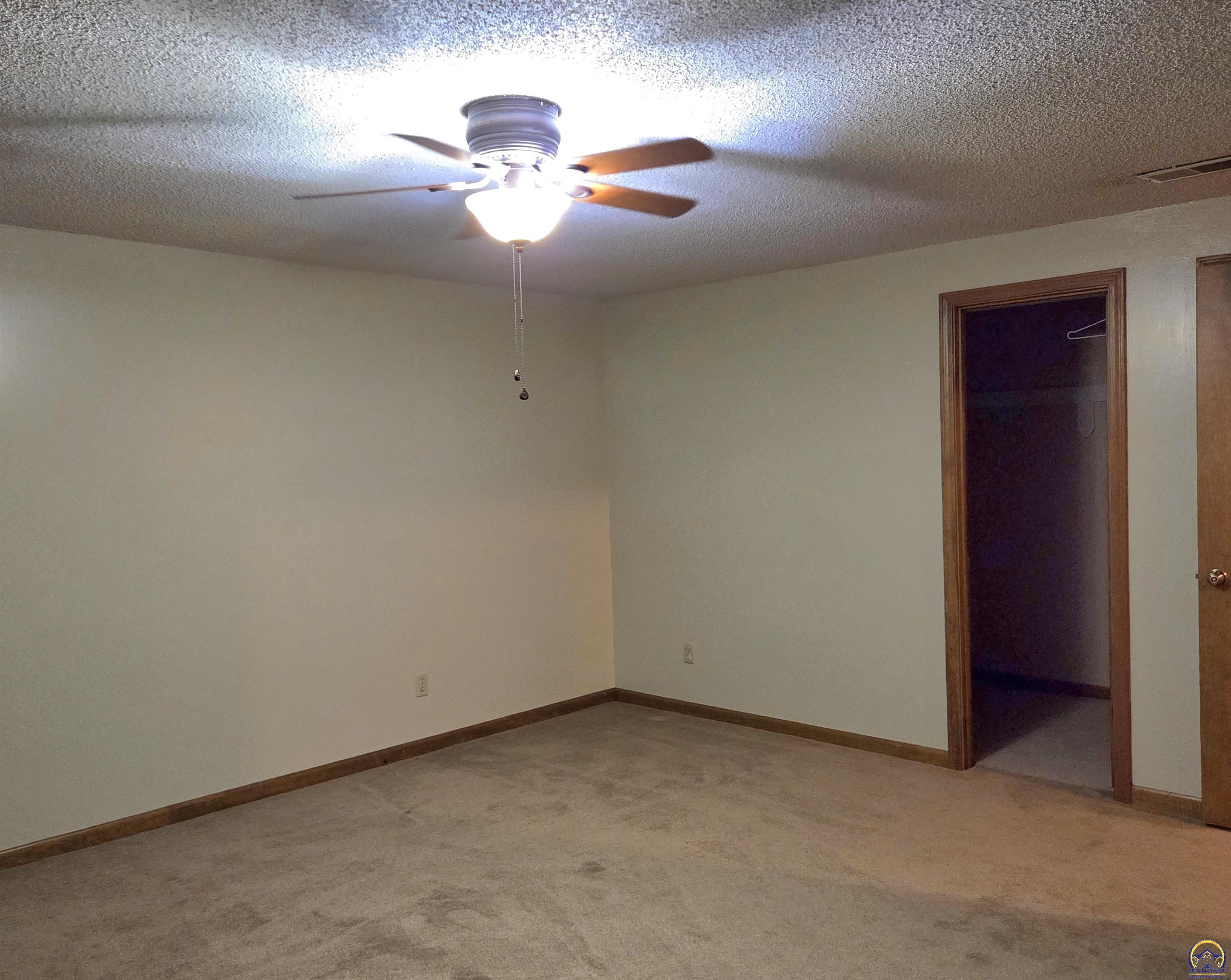 5542 Southwest Stonegate Court Topeka, KS 66606 - Photo 17 of 19