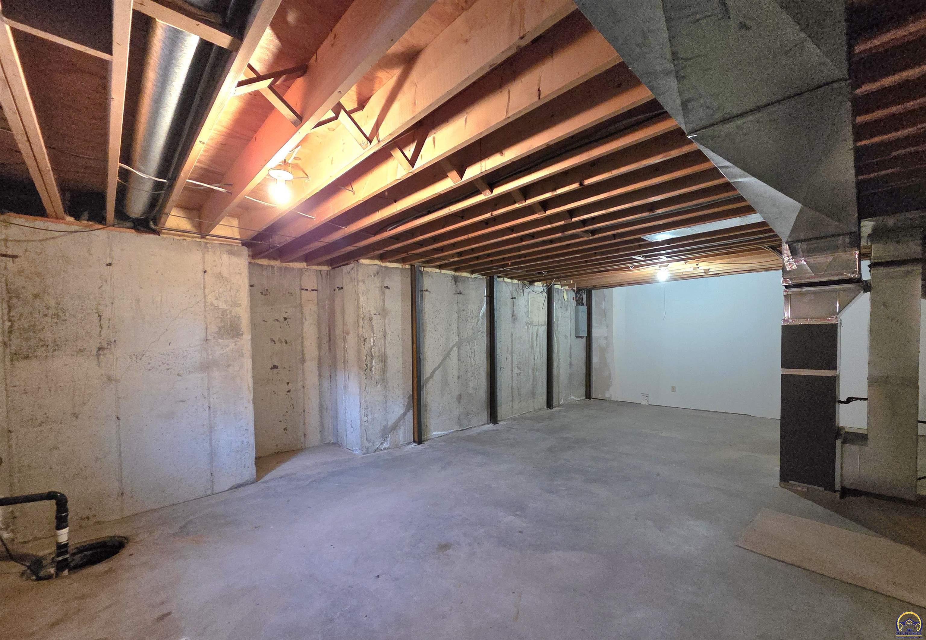 5542 Southwest Stonegate Court Topeka, KS 66606 - Photo 18 of 19