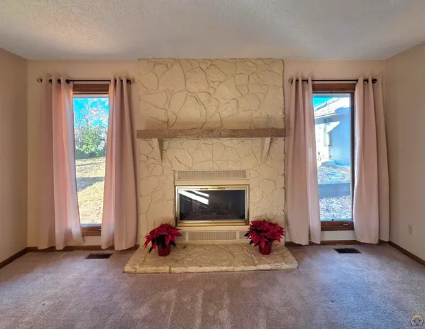 $167,580 | 5542 Southwest Stonegate Court, Topeka, KS 66606