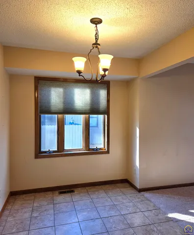 $167,580 | 5542 Southwest Stonegate Court, Topeka, KS 66606