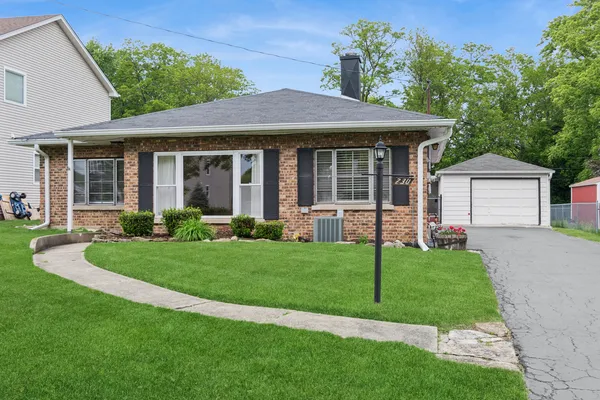 $385,000 | 230 Grant Street, Downers Grove, IL 60515