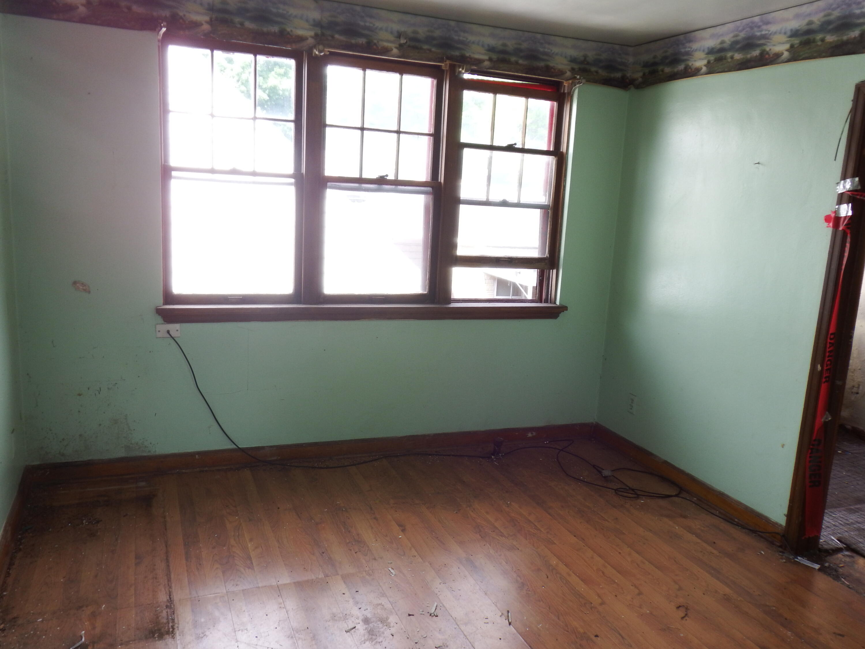 4815 West Custer Avenue Milwaukee, WI 53218 - Photo 8 of 15 dining room